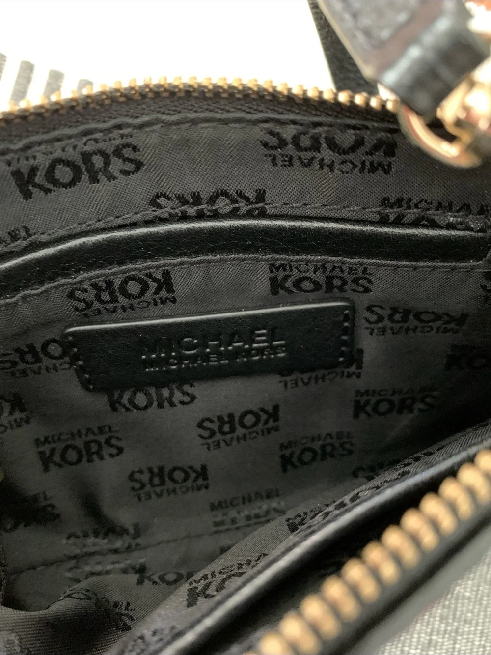{Vintage Michael Kors} Black Leather Wristlet with Gold MK Emblem - Picture 4 of 6